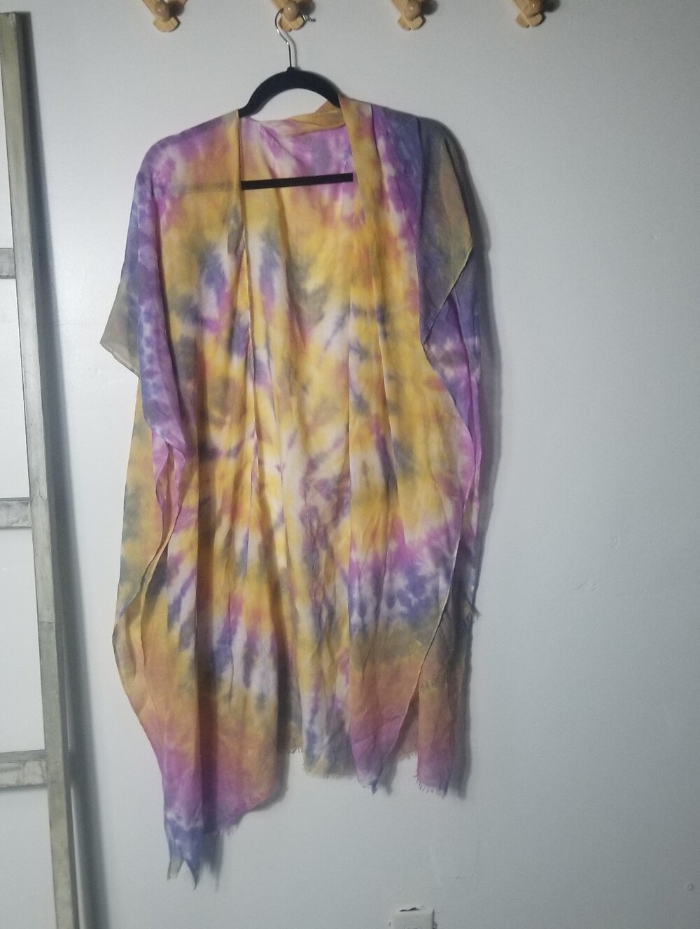 NWOT TIE-DYE LIGHTWEIGHT KIMONO COVER-UP